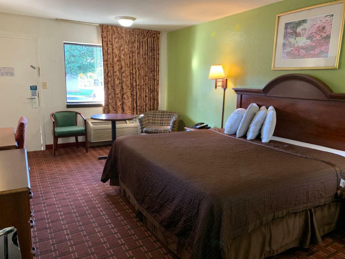 Royal Regency Inn Rock Hill Bagian luar foto