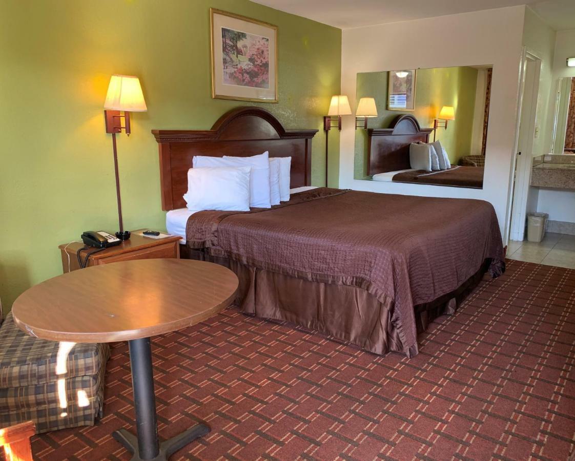 Royal Regency Inn Rock Hill Bagian luar foto